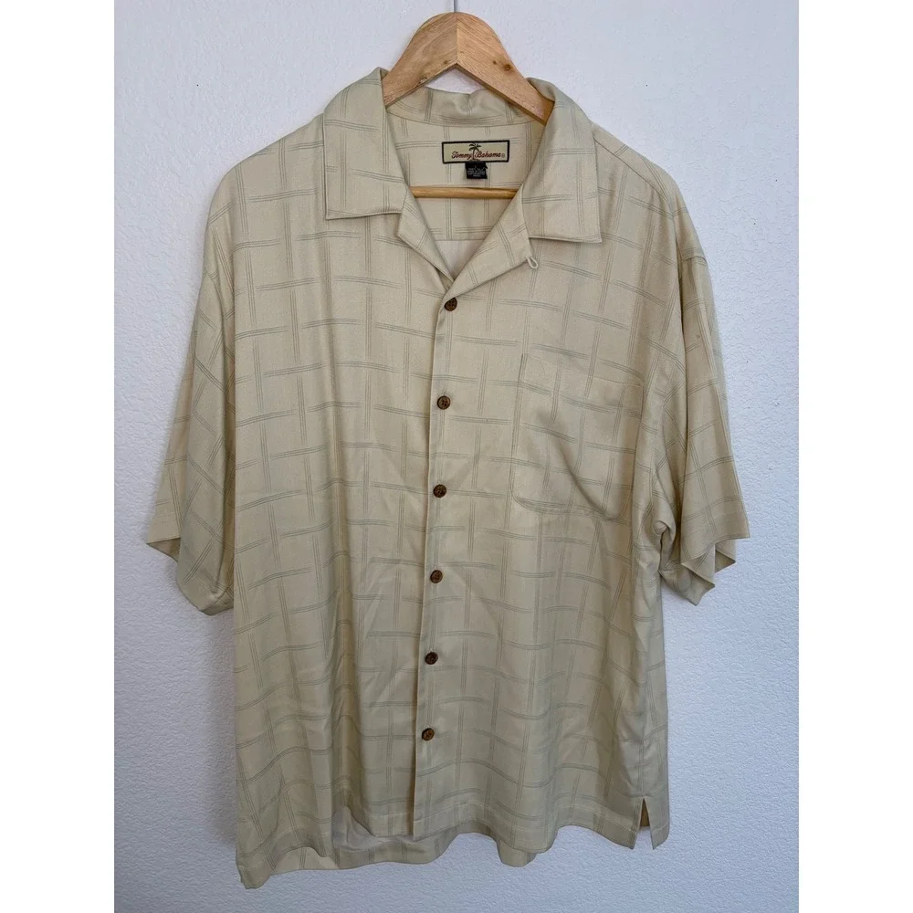 Tommy Bahama Mens Silk Camp Shirt Large Cream Hula Girl Pin Up Graphic Back Tan - Picture 2 of 5